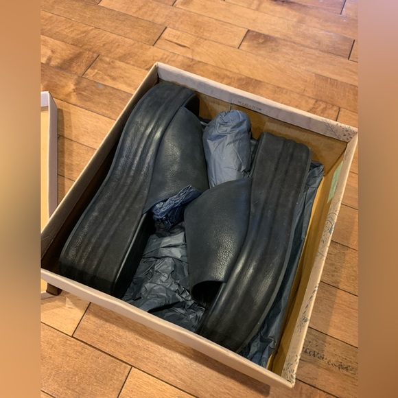 Free People Flatform Sandal. Brand new. Never worn. - Picture 9 of 10